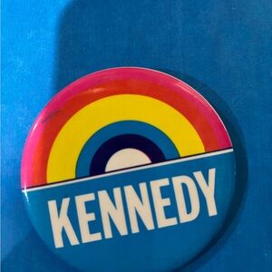 1980 TED KENNEDY RAINBOW POLITICAL PRESIDENTIAL CAMPAIGN BUTTON